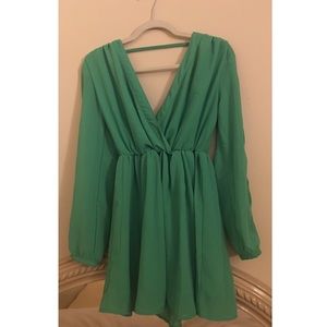 SOLD❣️Women Long Sleeve V Neck Ruffle Dress 🍏💚